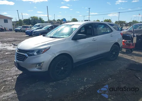 2018 Chevrolet Equinox Ls z USA, uszkodzony, nr VIN 2GNAXREV2J6152855